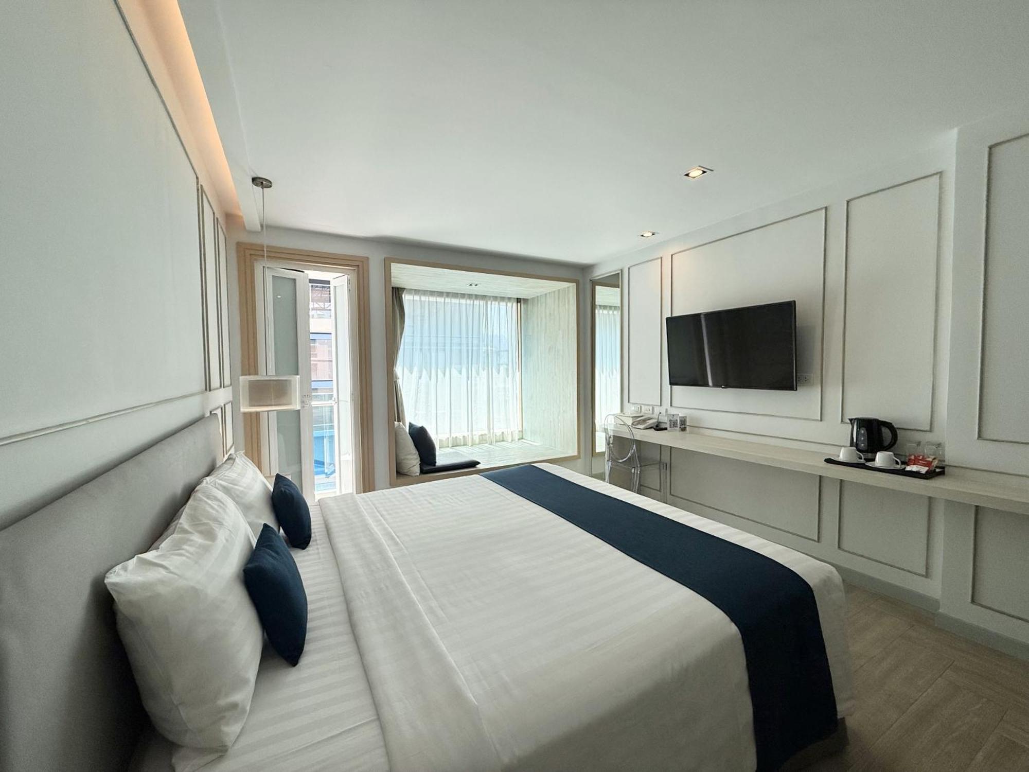 The Bloc Hotel Phuket - Sha Extra Plus Patong Экстерьер фото