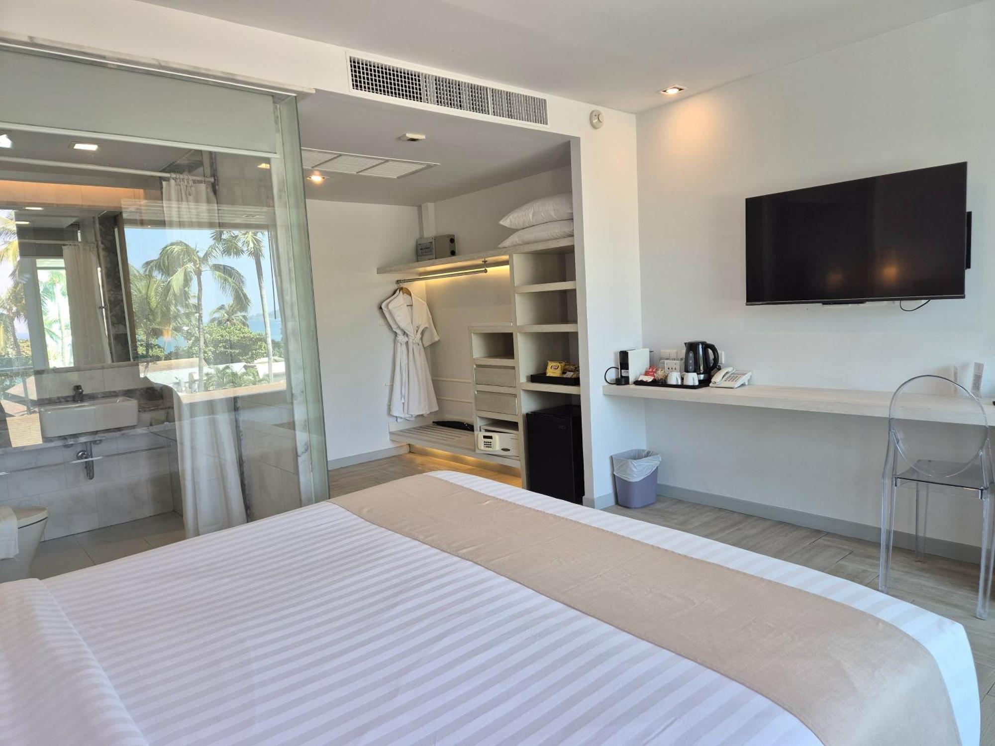 The Bloc Hotel Phuket - Sha Extra Plus Patong Экстерьер фото