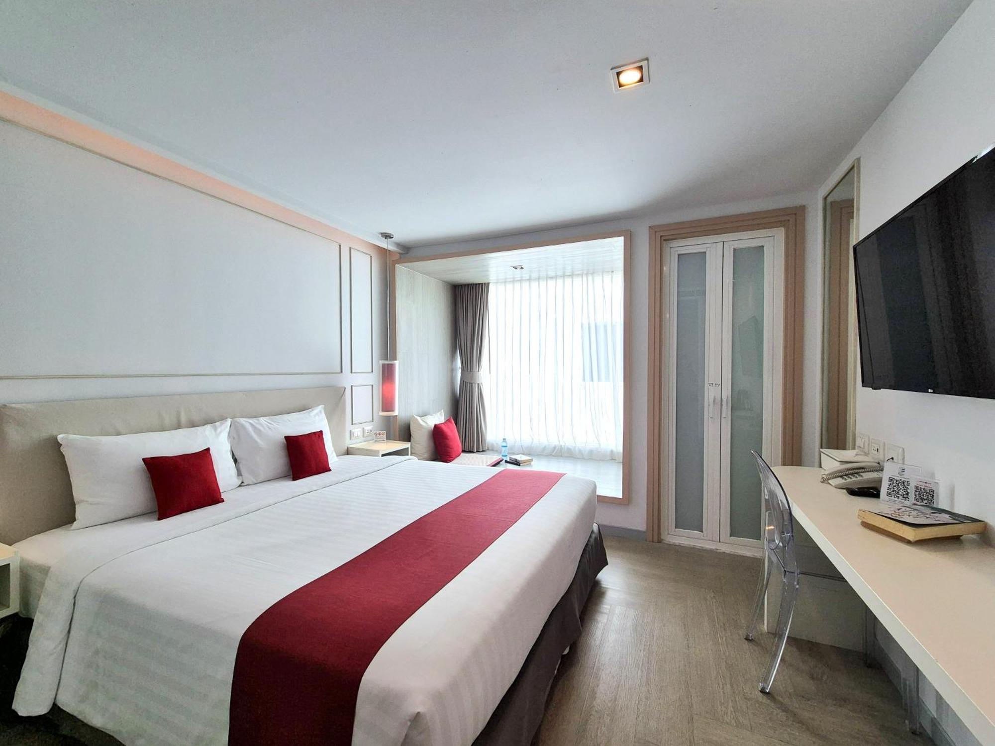 The Bloc Hotel Phuket - Sha Extra Plus Patong Экстерьер фото